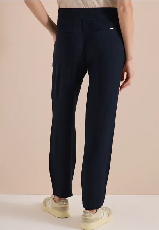 Slim Legs broek in Loose Fit met structuur