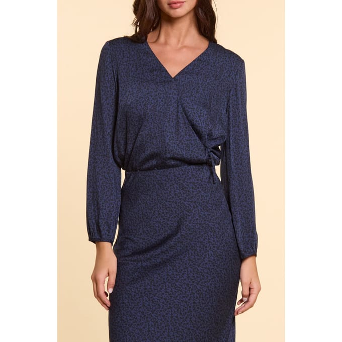 ICode Navy Blouse With Micro Leopard Print Maat: S | Blouses Outlet | Dames | Blauw