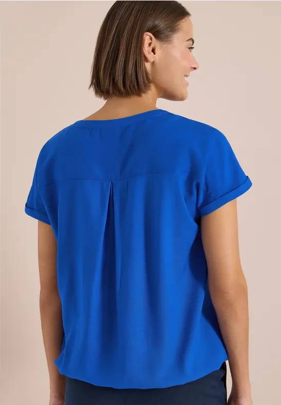 Blouse met korte mouwen en gespleten hals