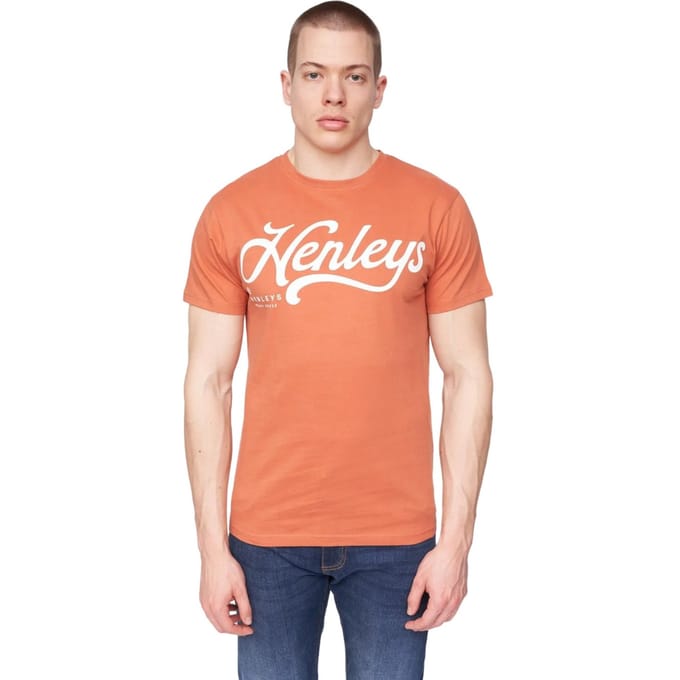 Henleys Heren Scripthen Logo T-Shirt (Baksteen Rood)