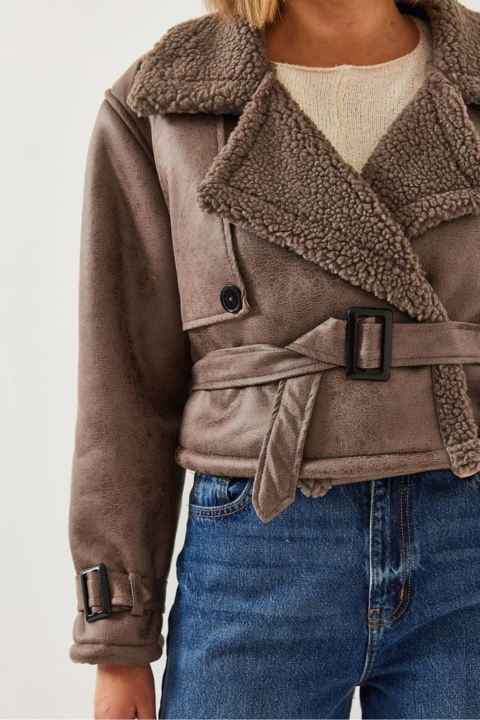 Faux leren cropped jack met sjawlcaller