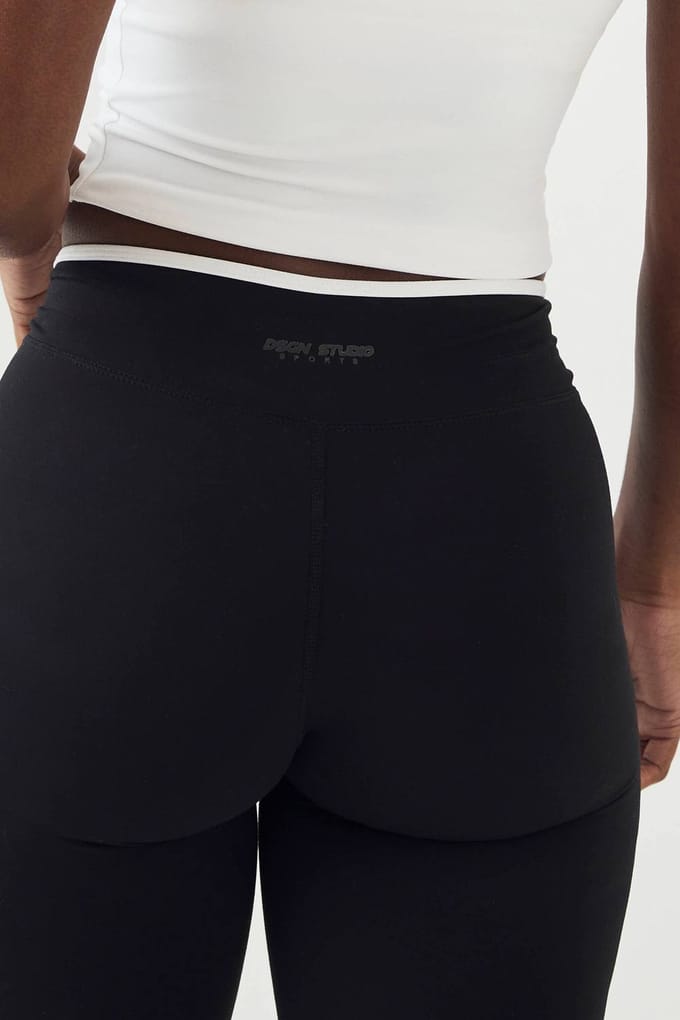 Dames DSGN Studio Ultra Sculpt Wrap Taille Paspel Detail Legging | Zwart | Maat: Medium