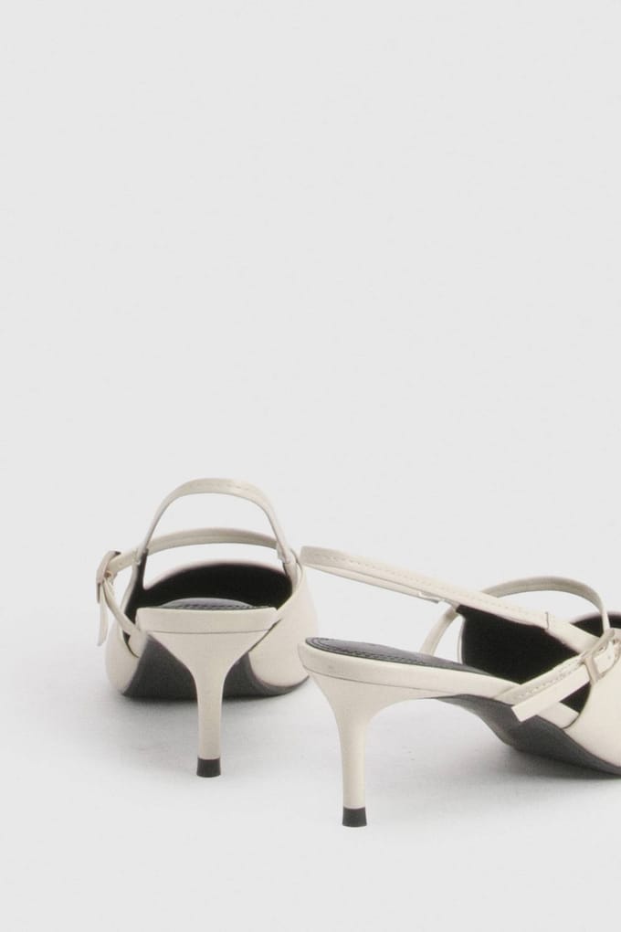 boohoo Dames Pumps Met Gespsluiting En Hielbandje | Cream | Maat: 3