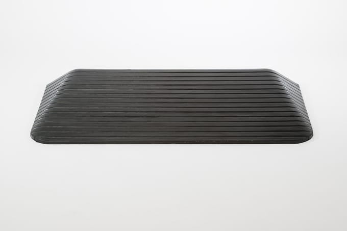 Rubber drempelhulp 7,6 cm met schuine zijvlakken