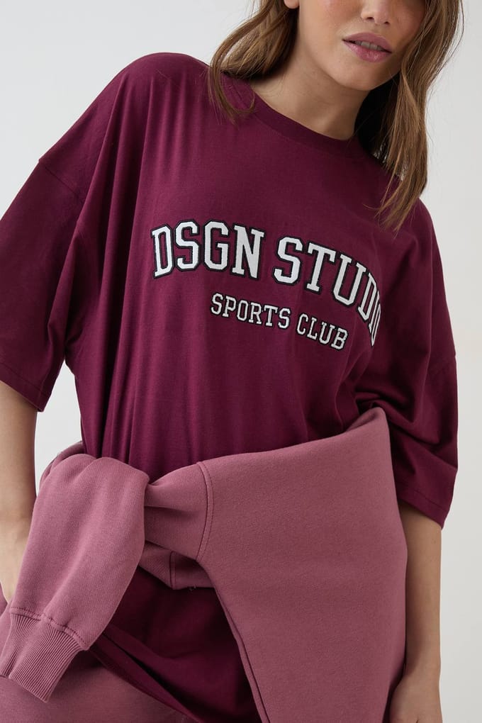 Dames Dsgn Studio Applique Oversized T-shirt | Plum | Maat: XS