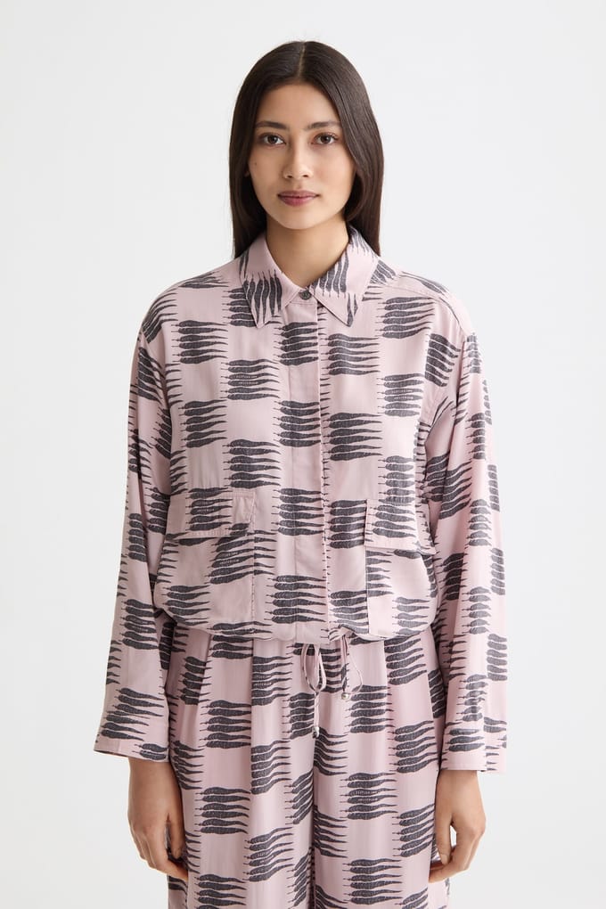 Scotch & Soda Printed Utility Shirt Feather Block Maat: 34 | Longsleeves Outlet | Dames | Roze