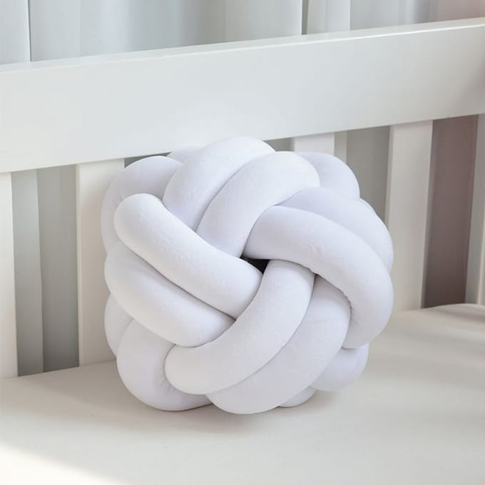 IL BAMBINI - geknoopt kussen - balkussen - sierkussen - knoop - 25 cm - wit