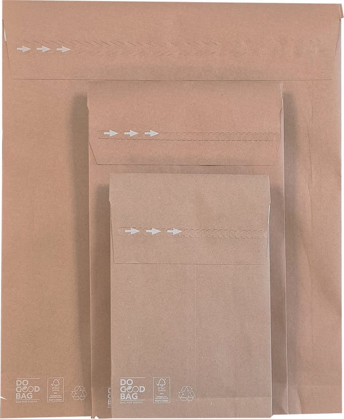 10 stuks Verzendzak papier middel 320x430x80 mm met retourstrip