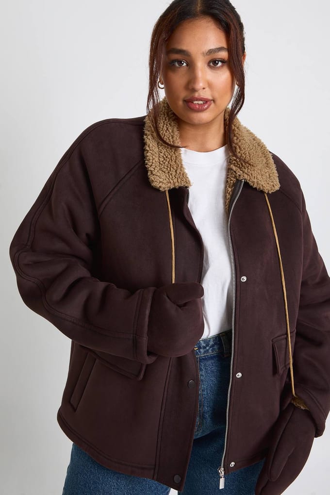 boohoo Dames PLUS OVERSIZED JAS MET TEDDY-AFWERKING DETAILS | Chocolate | Maat: 16