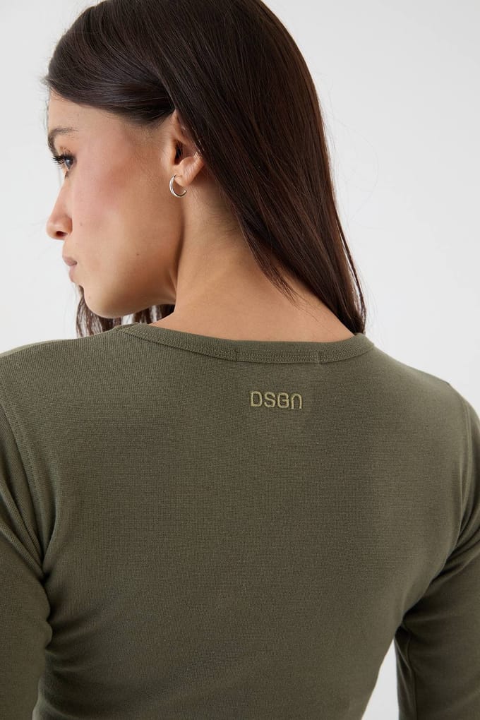 Dames DSGN Studio Geborduurd Lange Mouwen Top | Olijf | Maat: 3XL