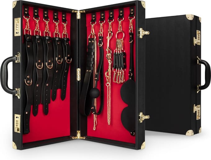 Bedroom Fantasies - Bondage Koffer 13 Stuks - Rundleer