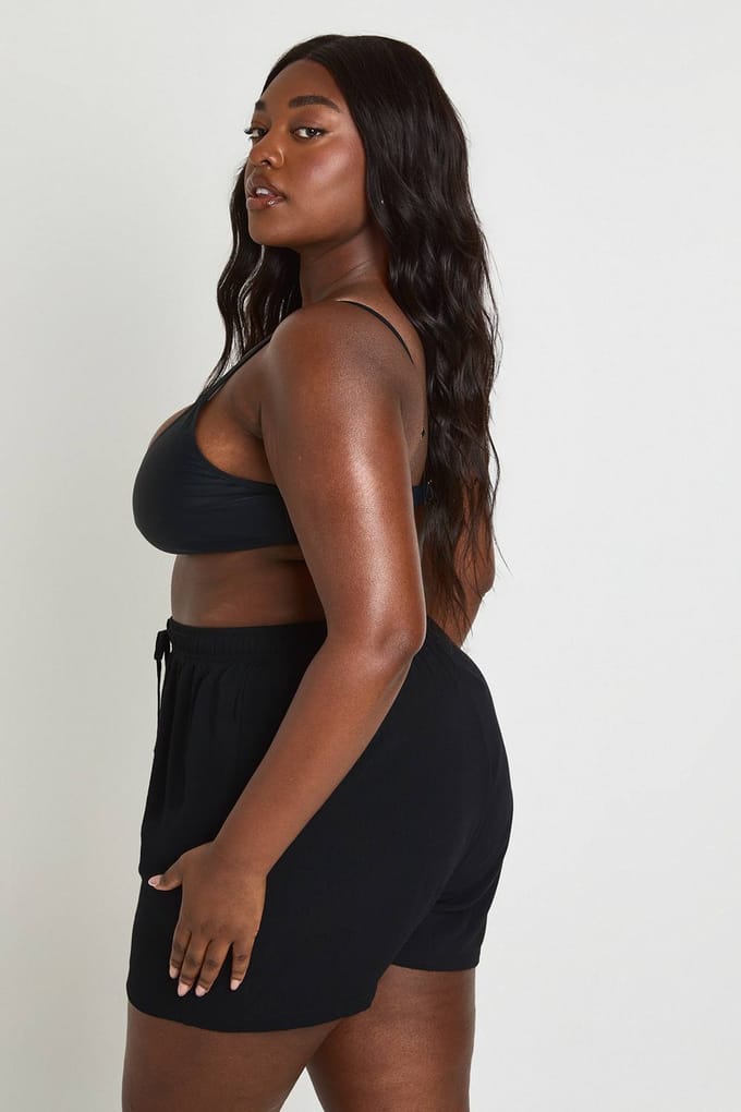 boohoo Dames Plus Essentials Linnen-look Shorts | Black | Maat: 28