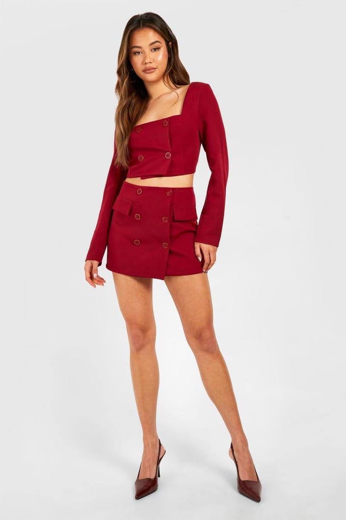 boohoo Dames Square Neck Button Detail Crop | Kersen | Maat: 44