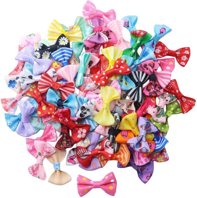Set van 100 Zelfklevende Satijnen Strikken voor Cadeaus, Bruiloften, Kaarten en Creatieve Projecten (Multikleur)