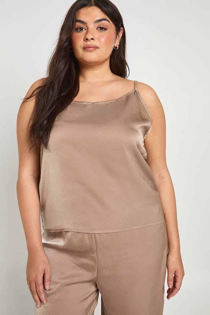 boohoo Dames Plus Maat Cami En Broek Pyjama Set | Mokka | Maat: 48
