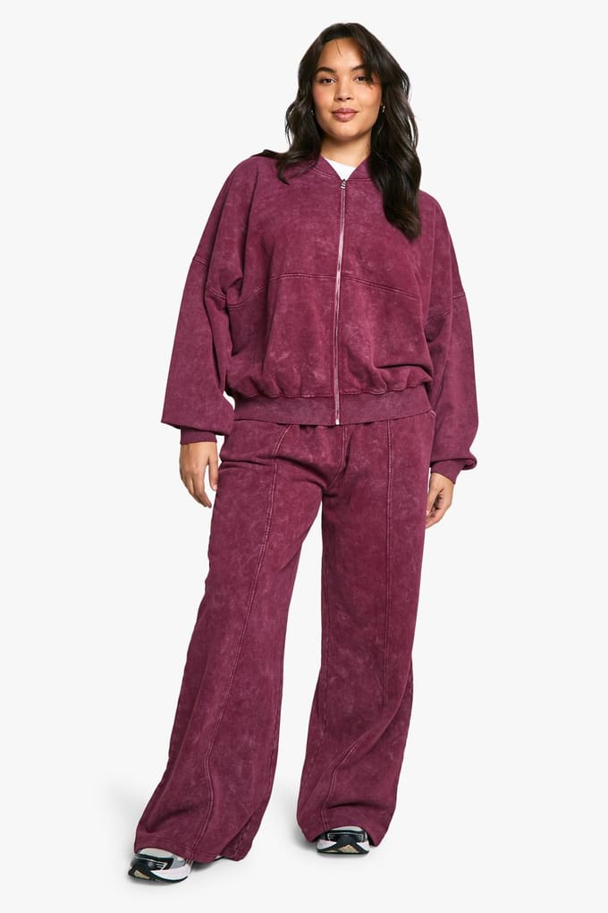 boohoo Dames Plus Zip Through Bomber Straight Leg Jogger Trainingspak | Bordeaux Rood | Maat: 48