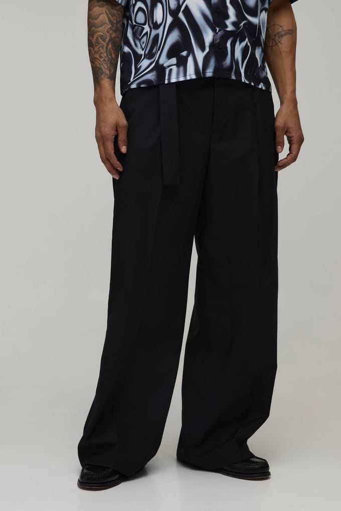 Wijde Pasvorm Geplooide Pantalon Met Riem En Tailleband | Black | Size 32