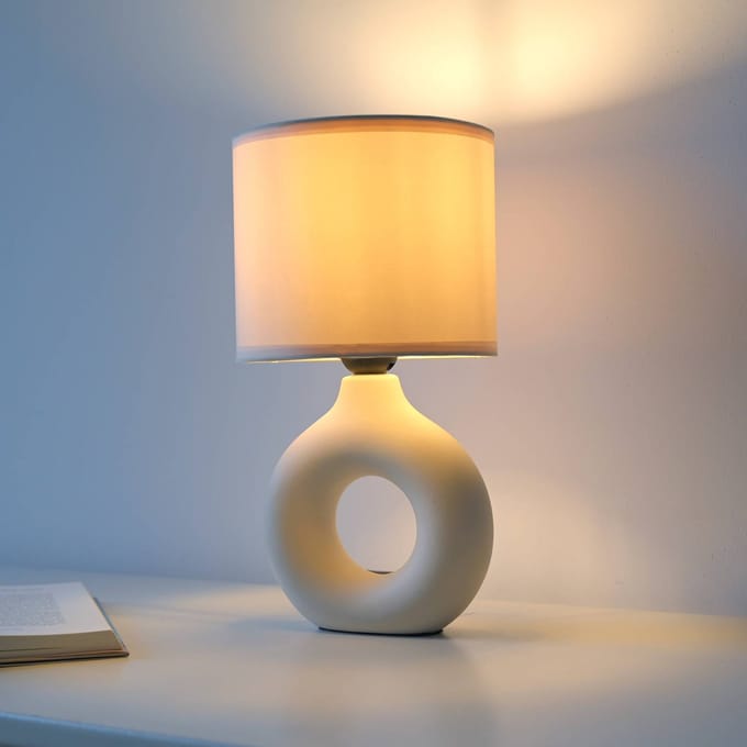 JUST LIGHT. GmbH JUST LIGHT. Carara tafellamp, keramische voet, beige
