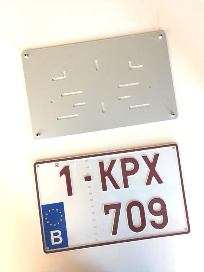 Nummerplaathouder 4X4 ALU voor nummerplaat 340x210mm BELGIË