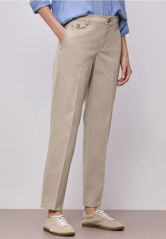 Casual fit chino's in een zachte stof