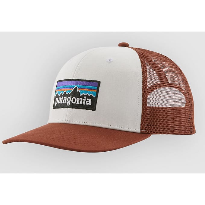 Patagonia P-6 Logo Trucker Cap wit