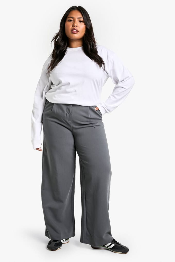 Dames BOOHOO BASICS PLUS BREDE BEEN GETAILLEERDE BROEK | Houtskool | Maat: 56