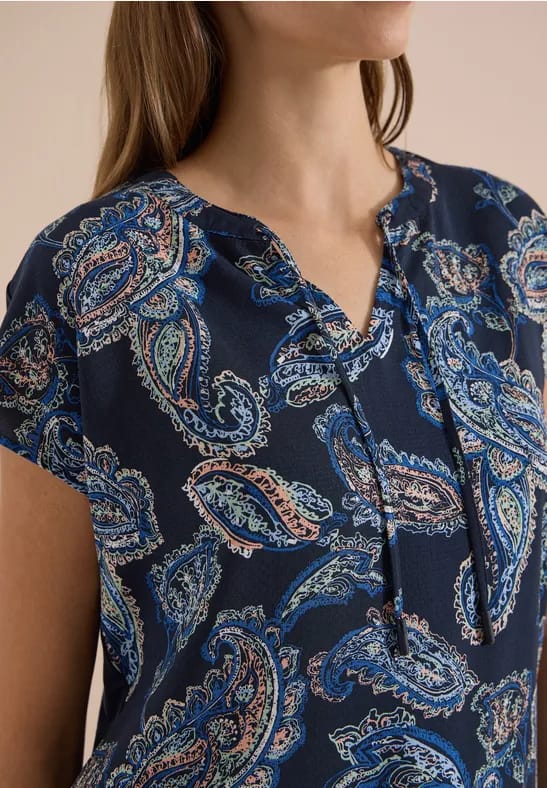 Blouse met split in de hals en een mix van texturen