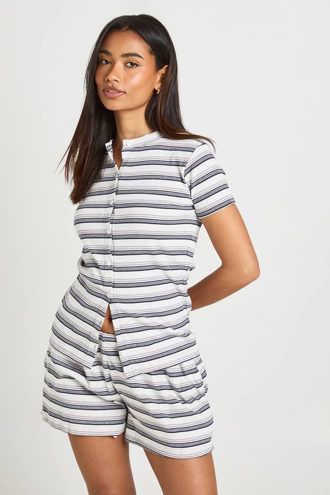 boohoo Dames Gestreepte Ribgebreide Korte Broek Met Knoopsluiting Co-ord | Grey | Maat: 8