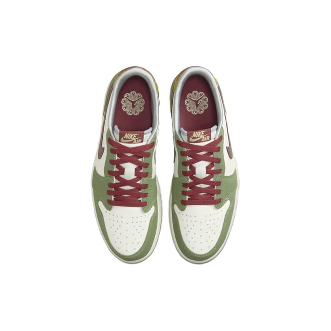 Jordan 1 Low 'Year of The Dragon' maat 36.