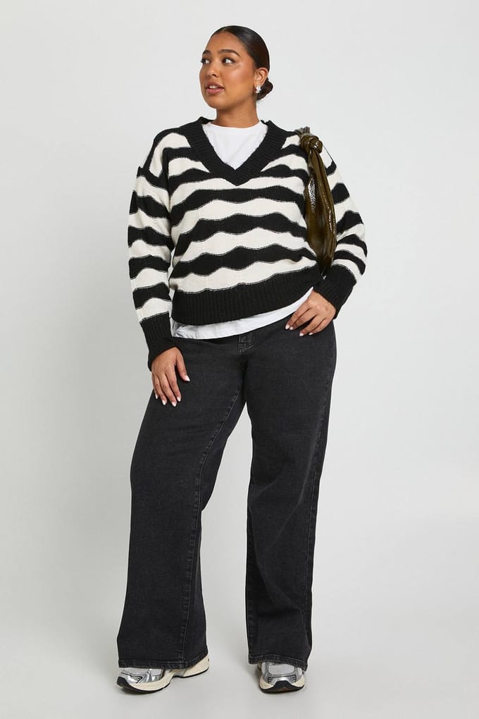 boohoo Dames V-hals gestreepte oversized gebreide trui | Black | Maat: 20