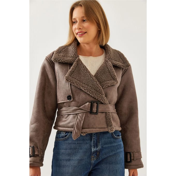Faux leren cropped jack met sjawlcaller