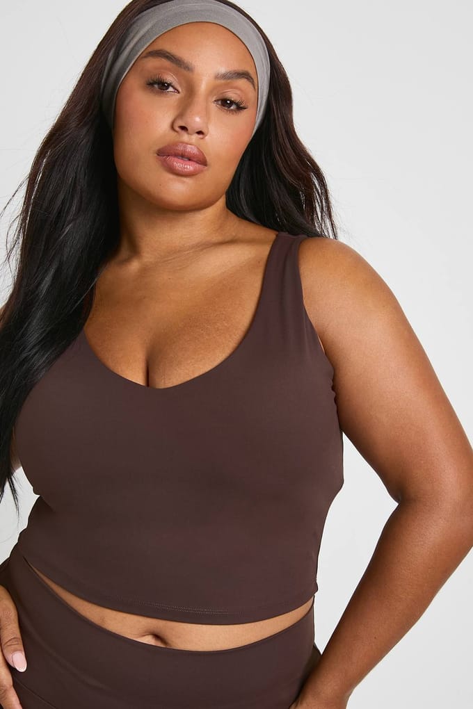 boohoo Dames Plus Supersoft Seam fitted top | Koffie | Maat: 56