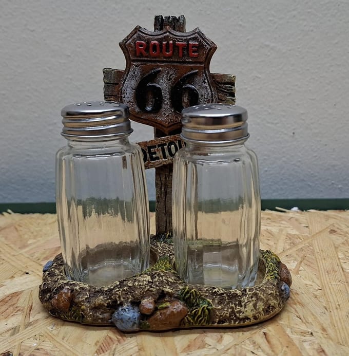 Route 66 Beeld - Peper en zout stel - peper & zoutstel - 13cm hoog - polyresin - polystone - Decoratie - Woonaccessoires - Beeld