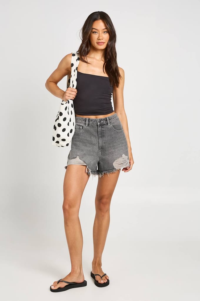 boohoo Dames Tall Hoge Taille Gescheurde Mom Shorts | Greywash | Maat: 34
