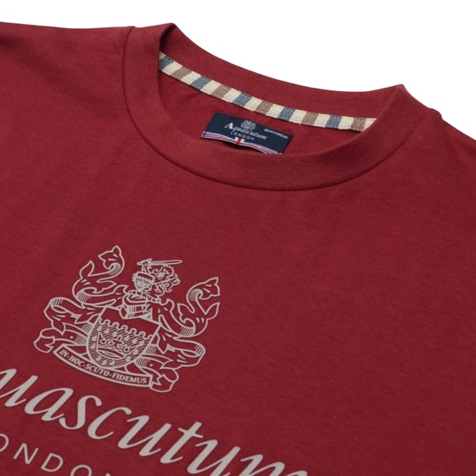 Aquascutum Active Beach Basic T-shirt Met Groot Logo In Bordeauxrood