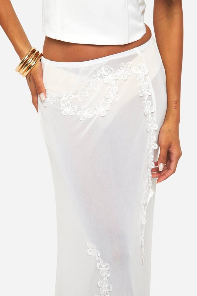 boohoo Dames Mesh Bloemen Geborduurde Maxi Rok | Wit | Maat: 42
