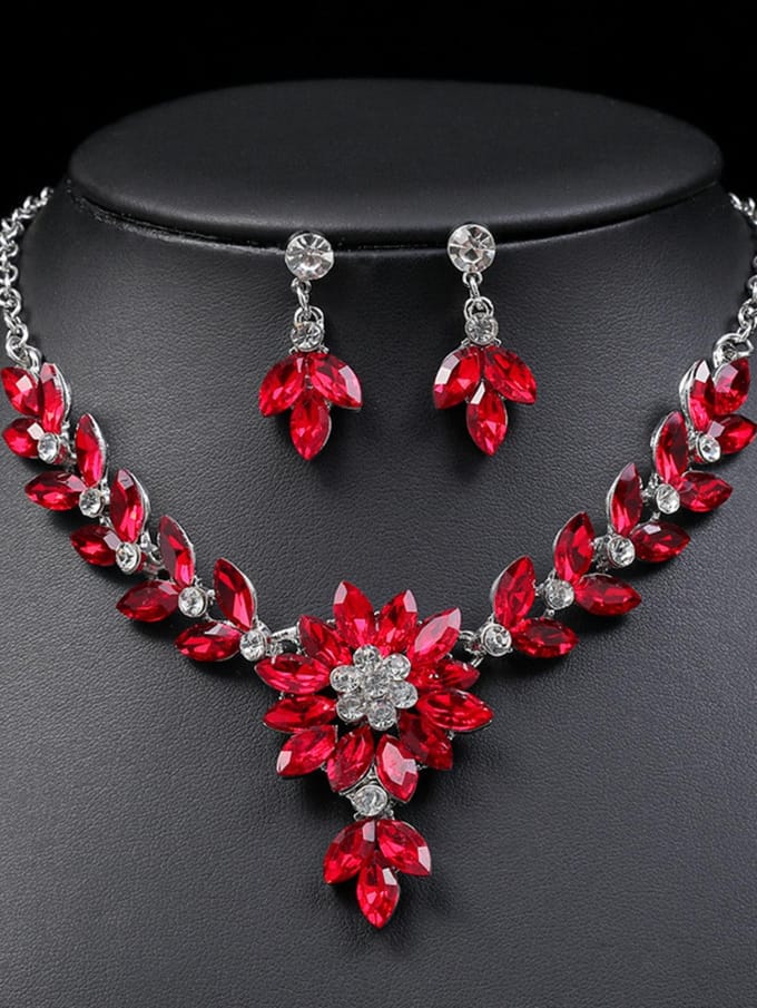 Ensemble de bijoux pour femmes à la mode 3 pièces avec collier de fleurs contrastées en cristal, boucles d'oreilles et accessoires de robe de soirée 45cm black