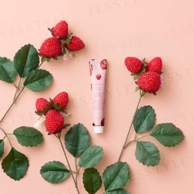 Daily Aroma Japan - Strawberry Mini Hand Cream 20g
