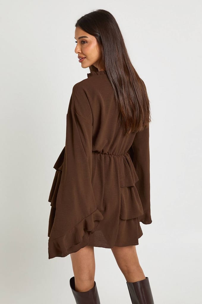 boohoo Dames Gehamerde Ruffle Detail Smock Jurk | Chocolate | Maat: 8