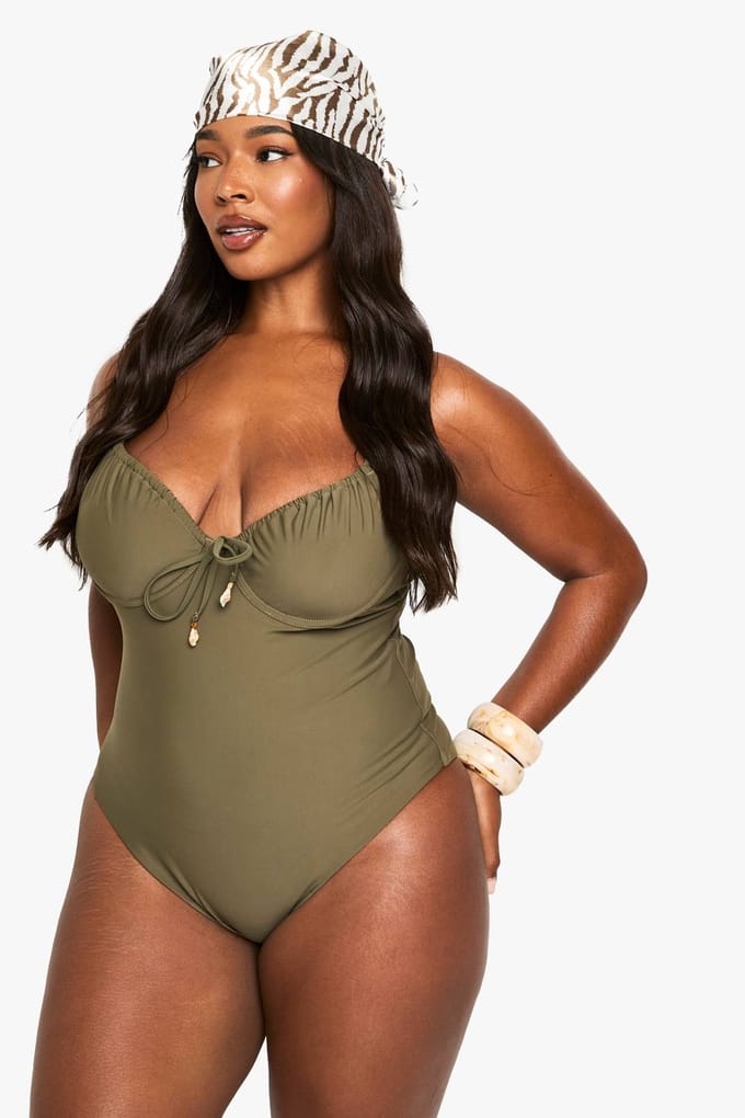 boohoo Dames Plus Shell Trim Gerimpte Cup Onderbeugel Badpak | Khaki | Maat: 26