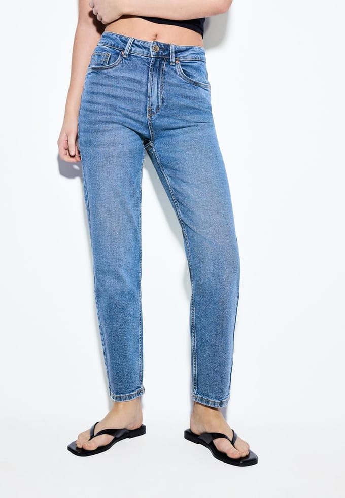 Stradivarius D10 slim fit mom jeans  LICHTE MIDDENBLAUWE DENIM WASSING 36