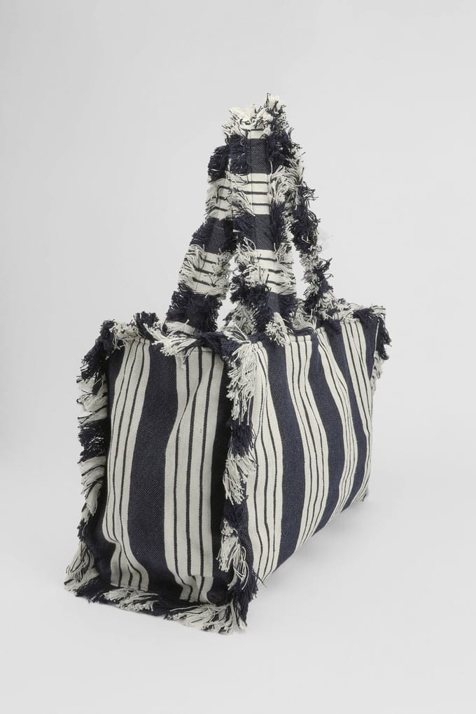 boohoo Dames Gestreepte Oversized Strandtas Met Gerafelde Rand En Jacquardweefsel | Marineblauw