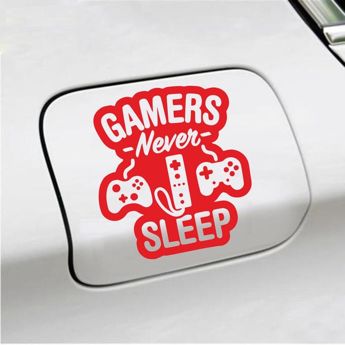 Bumpersticker - Gamers Never Sleep - 12,4 X 11,4 - Rood