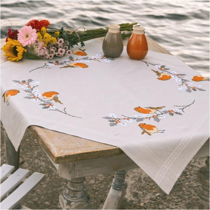 Vervaco - Tafelkleed kit - 80 x 80cm - Roodborstjes - PN-0201676