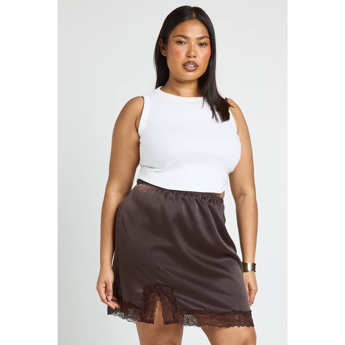 boohoo Dames Plus Satijnen Minirok Met Kanten Afwerking | Chocolate | Maat: 28