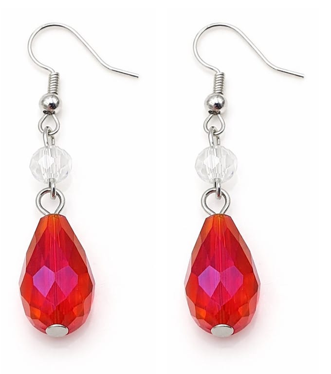 Oorhangers met rode druppelvormige kristal hanger