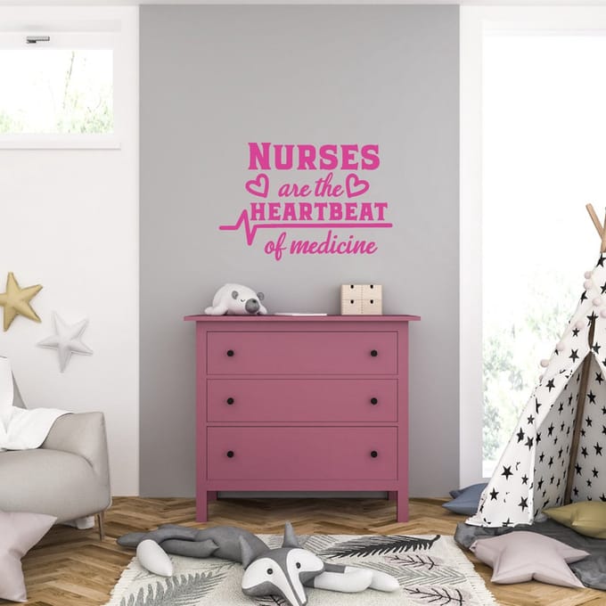 Muursticker - Nurses Are The Heartbeat - 40,6 x 59,5 - Roze