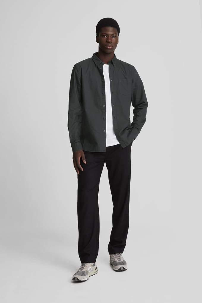 Lyle & Scott Tonal Eagle Plain Oxford Shirt Jet Black size M | Casual Shirts Outlet | Men | Black