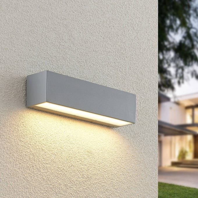 Lucande LED buiten wandlamp Lengo, 25 cm, zilver, naar beneden gericht, 3.000 K