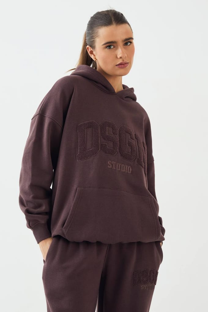 Dames DSGN Studio Badstof Applique Oversized Hoodie | Chocoladebruin | Maat: 2XL